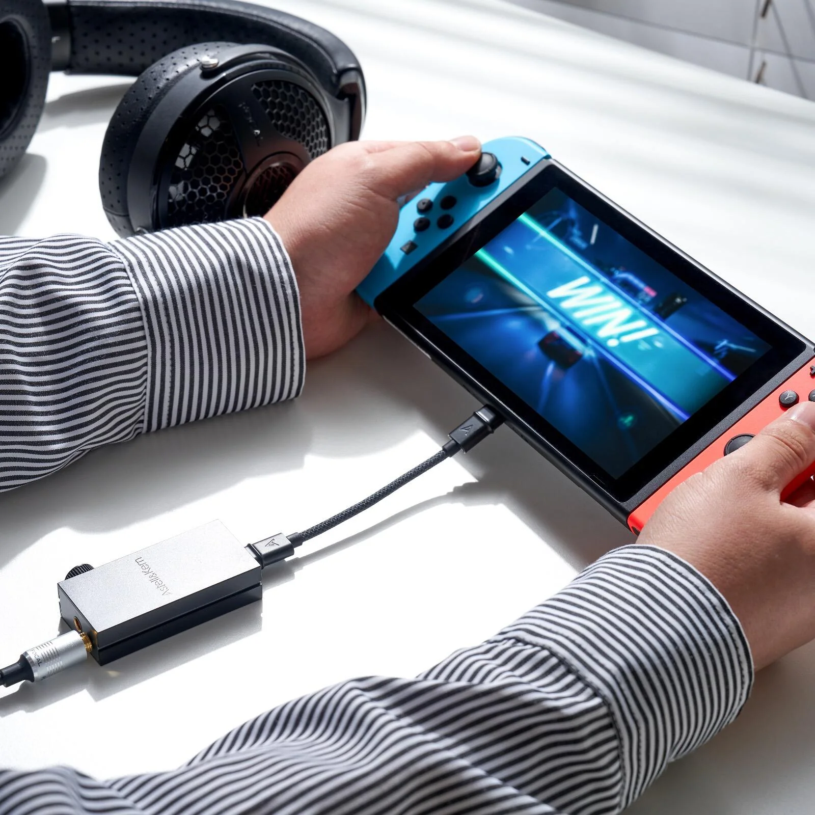 Astell&Kern AK HB1 Wireless & Wired Headphone DAC Amp Bluetooth USB C Lightning - Image 11