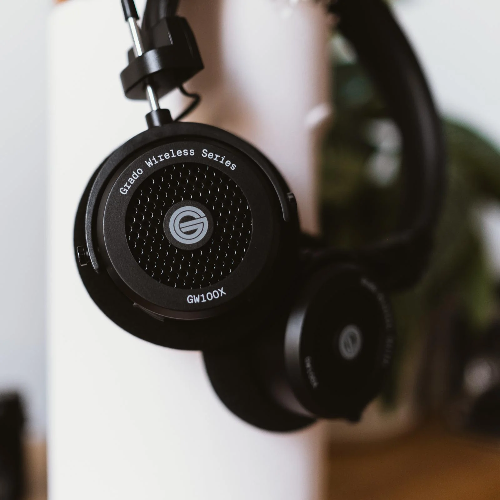 Grado GW100X Wireless Bluetooth 5.2 USB C 3.5mm AUX Open Air Stereo Headphones - Image 5
